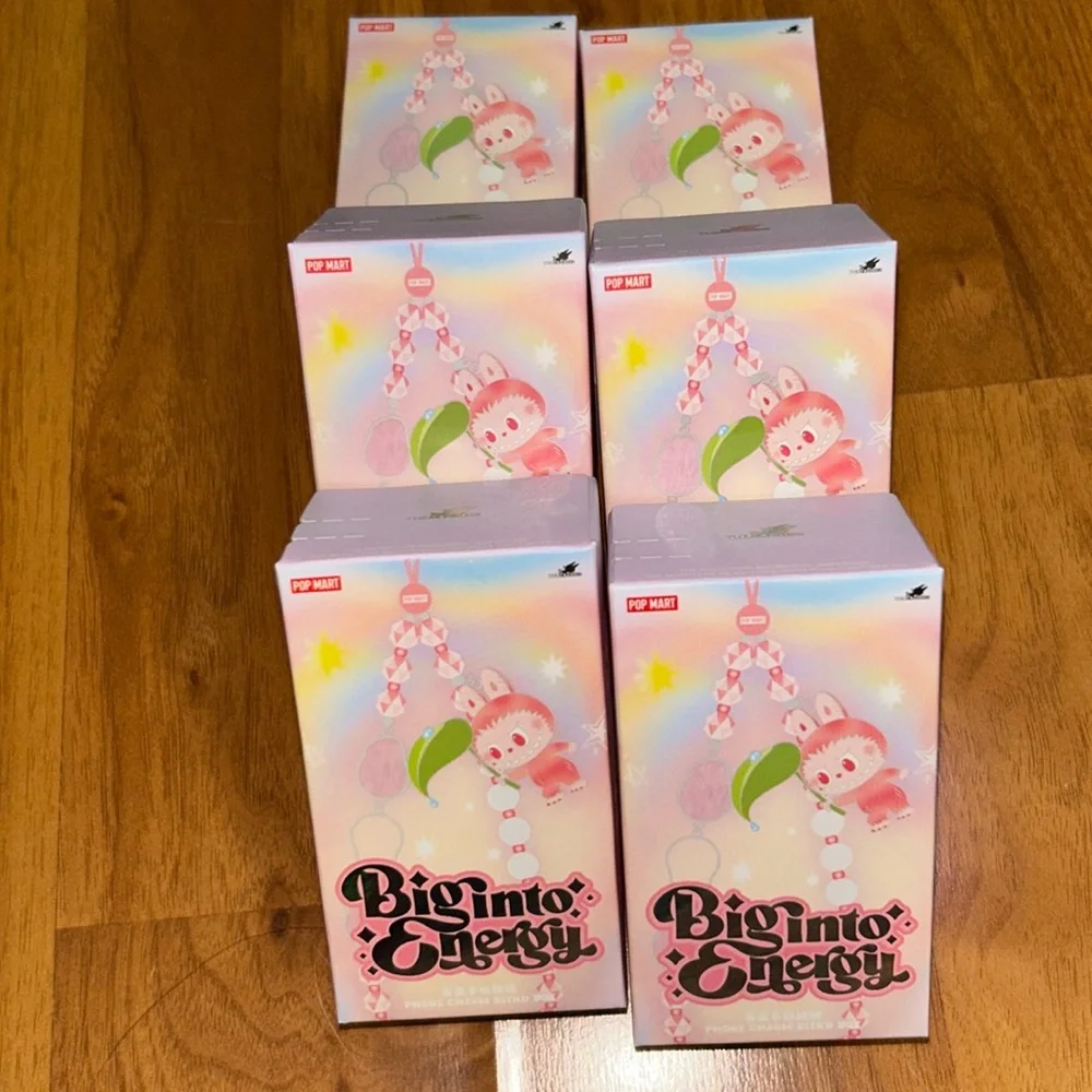 Brand New in Box THE MONSTERS Big Into Energy Phone Charm ‘LOVE’